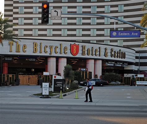 New owner of Bicycle Casino seeks city licenses .